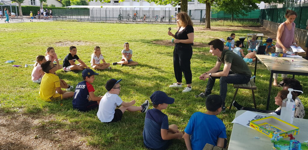 Élèves au début d'une journée Adopte un Jeu 2021, programme éducatif Ludicoop