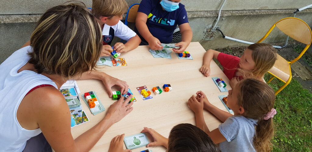 Atelier jeu de société en Drôme, programme éducatif Adopte un Jeu 2021, Ludicoop