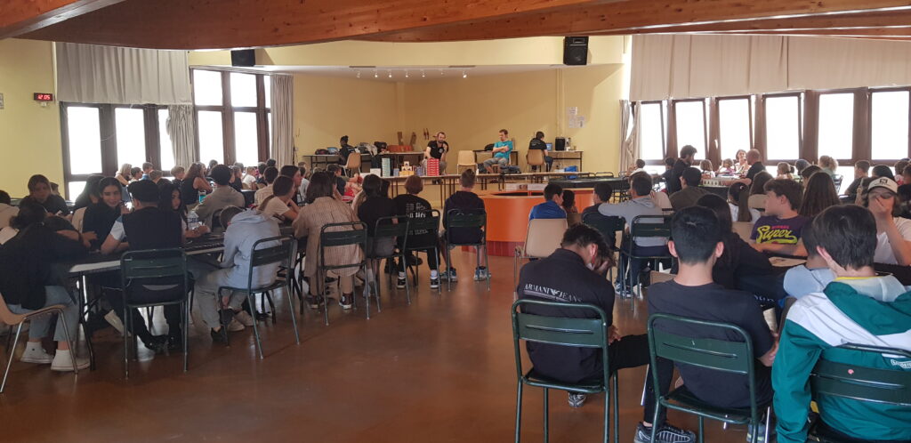Atelier jeu de société en classe, programme Adopte un Jeu 2022, Ludicoop Drôme