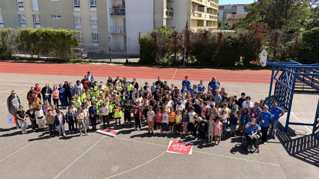 Élèves participant à une journée de rencontre Adopte un Jeu 2026, Ludicoop