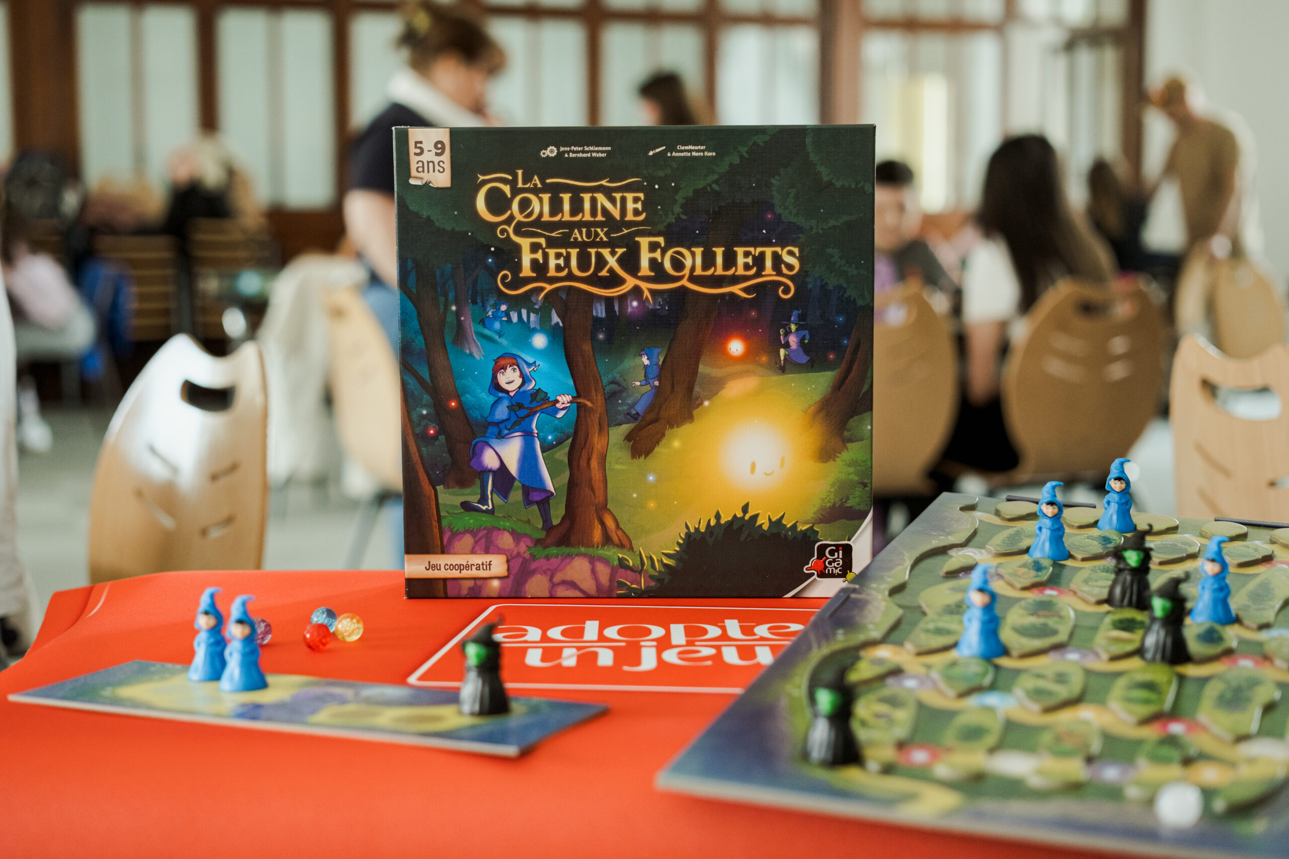 Jeu coopératif La colline aux feux follets, sélection école Adopte un Jeu 2026