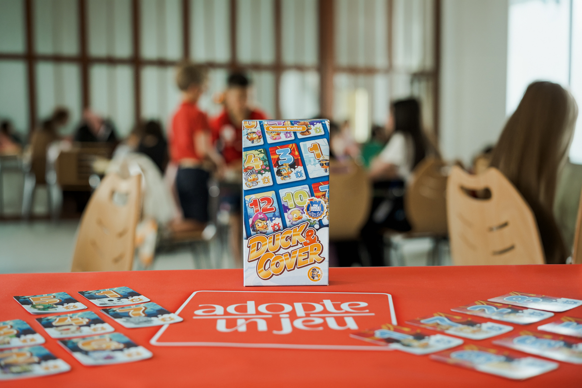 Jeu de cartes Duck and Cover, sélection Adopte un Jeu 2026, programme éducatif Ludicoop